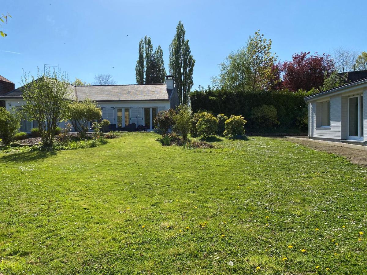 Villa Entouree De Verdure Avec Parking Prive Halluin Bagian luar foto